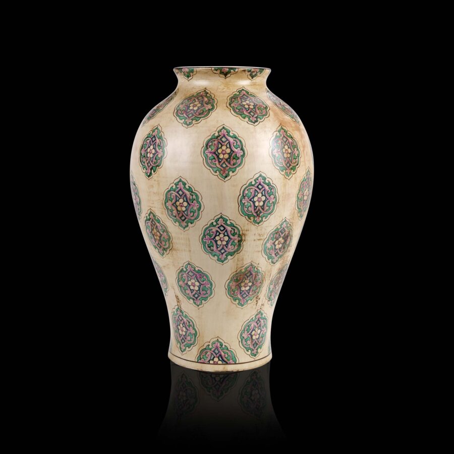 Majolica-Memories-Antiqued-vase-Deruta-Italy-deBlona
